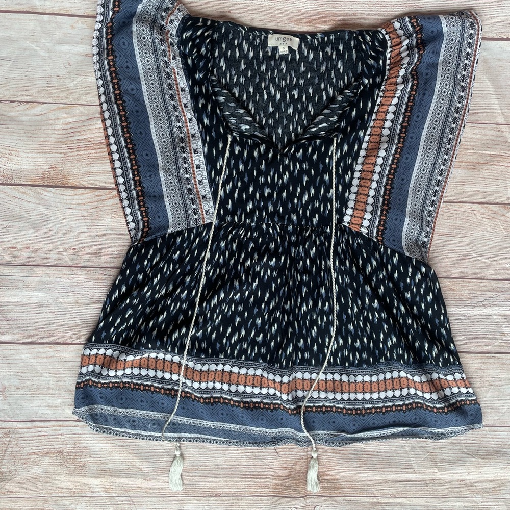 Umgee Tasseled Boho Top Size S Blue And Elephants - Picture 3 of 9